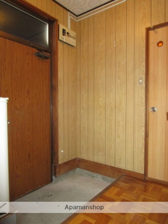 エルムハイツの玄関