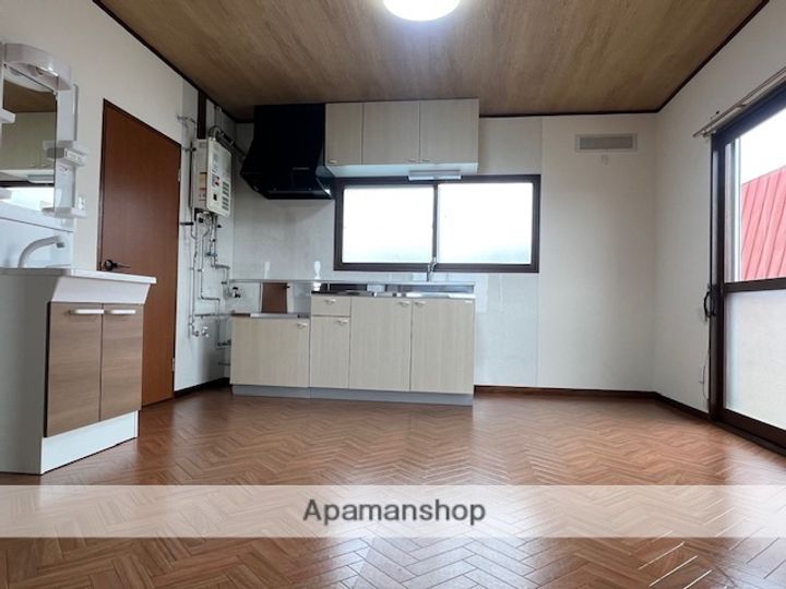 オレンジスクエア201の居間