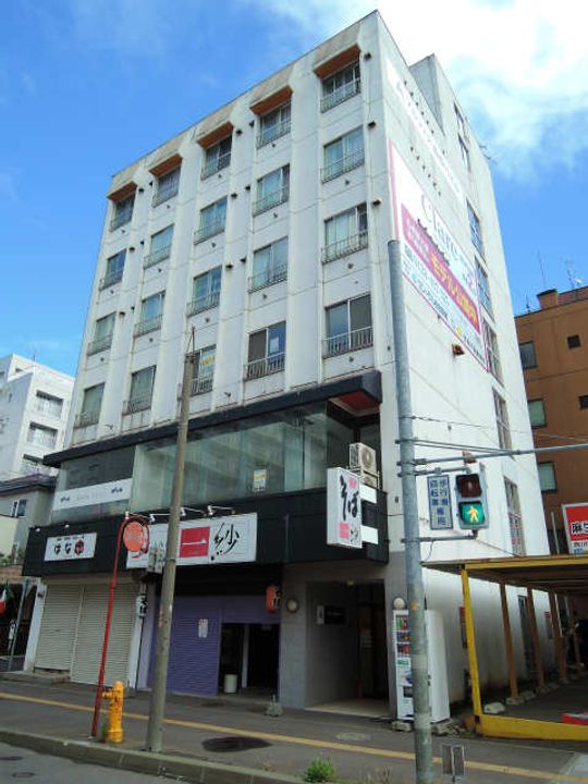 アルファビル大通西17503の外観