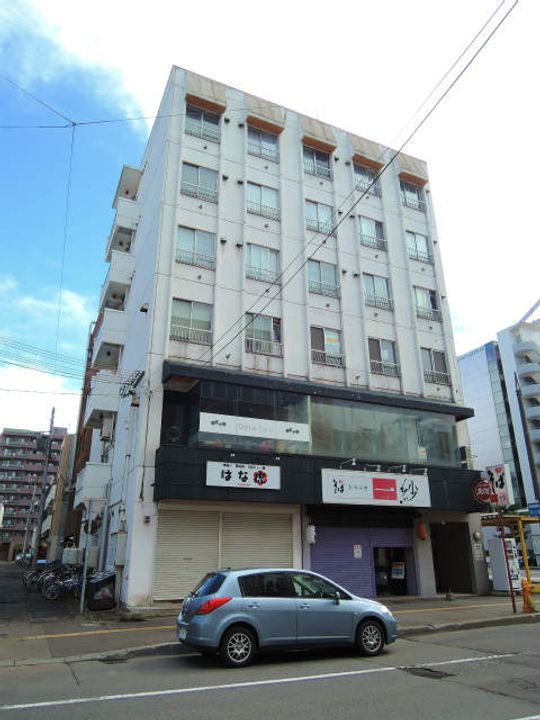 アルファビル大通西17503の外観