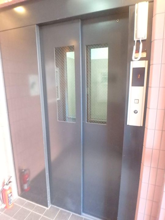 アーティストハウス裏参道の外観