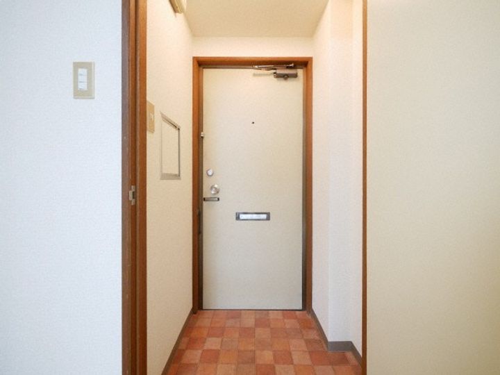 パラシオン南10条の玄関