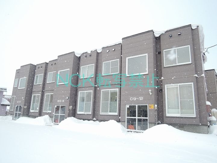 アパートメントワキザカC11の外観