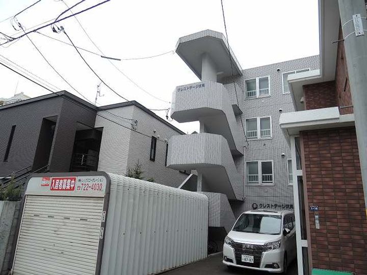 クレストテージ伏見の外観