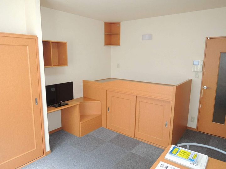 レオパレスセントラル南4条Aの居間