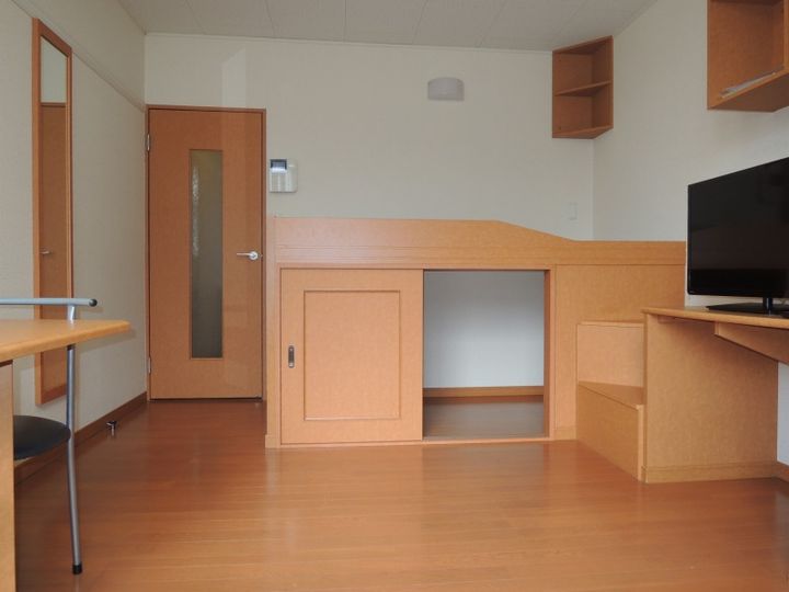 レオパレス南山鼻の居間