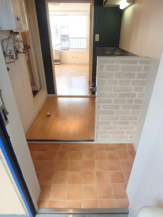 クィーン南5条00307の玄関