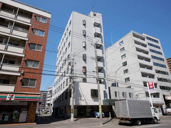 クィーン南5条00307の外観