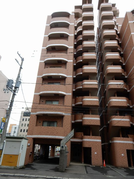 パークヒルズ大通中央303の外観