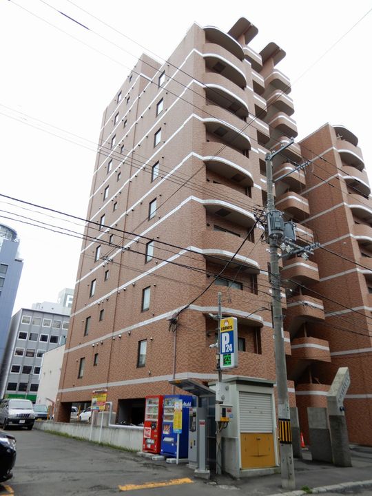 パークヒルズ大通中央303の外観