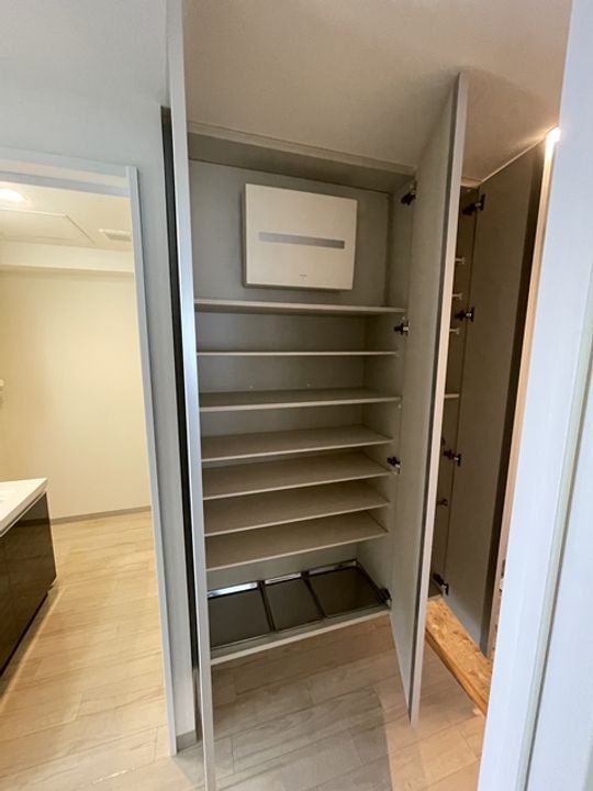 ノヴァ大通の内装