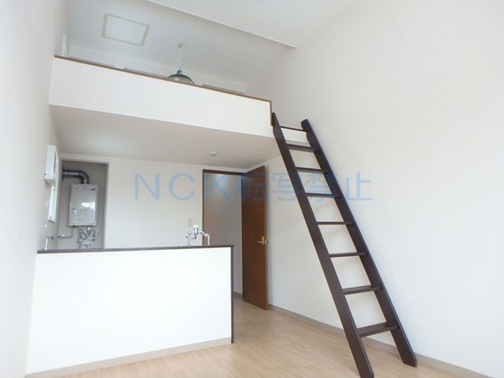 サンテラス911の居間