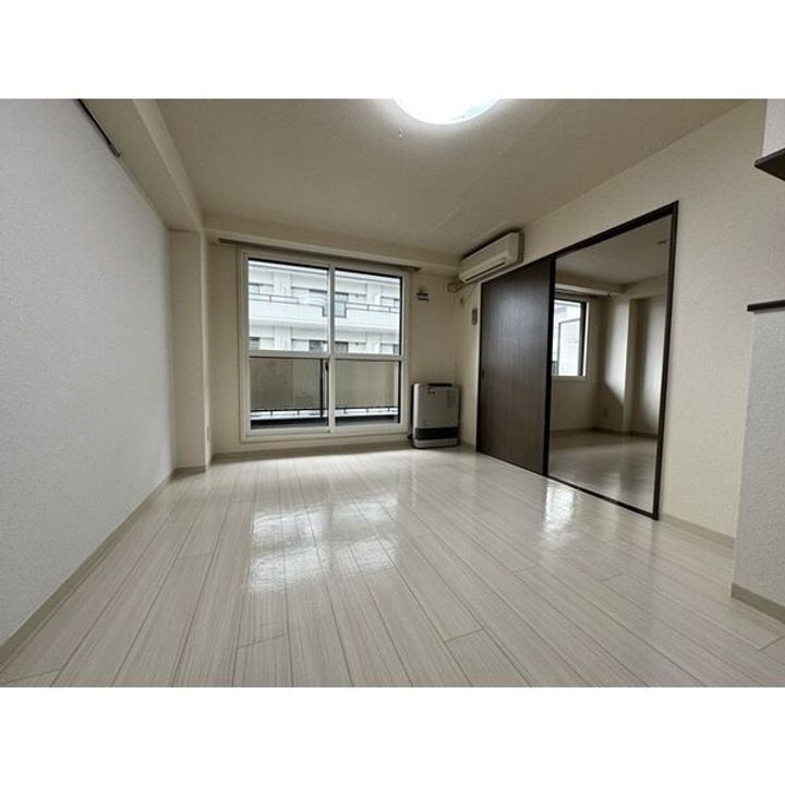 ルーブル8条館0302の居間