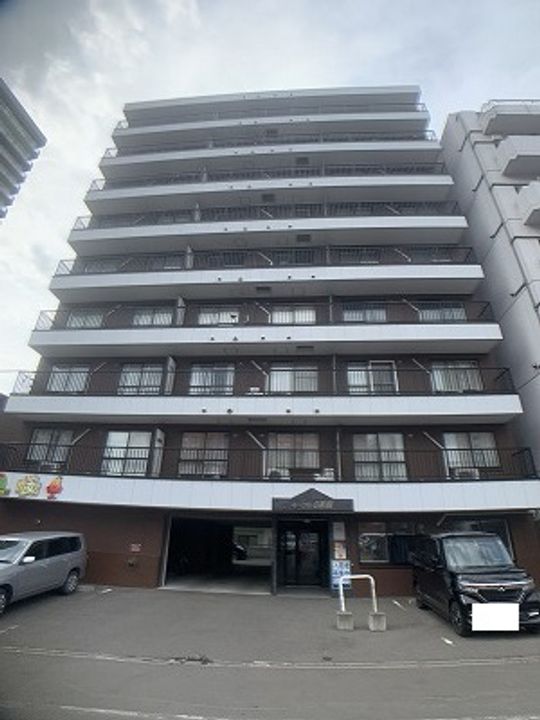 ルーブル8条館0302の外観