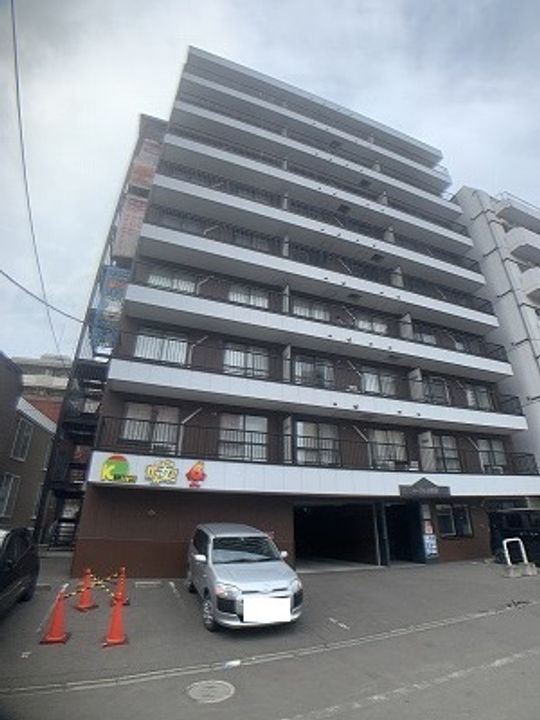 ルーブル8条館0302の外観