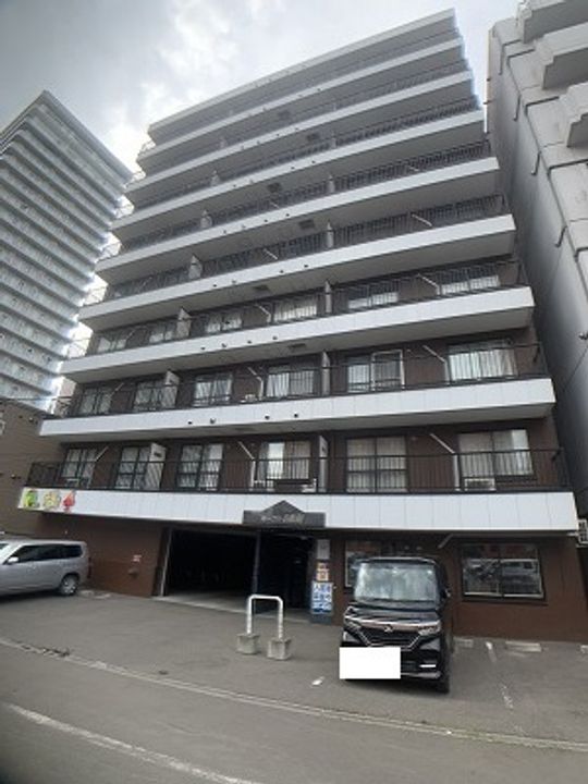 ルーブル8条館0302の外観