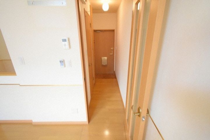 ルミエール宮の森2ー8の玄関