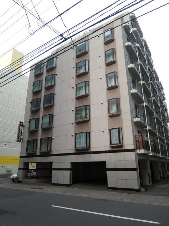 南1条グランドハイツ608の外観