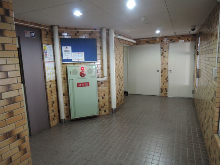 南1条グランドハイツ608の外観