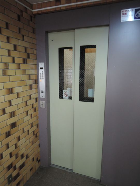 南1条グランドハイツ608の外観