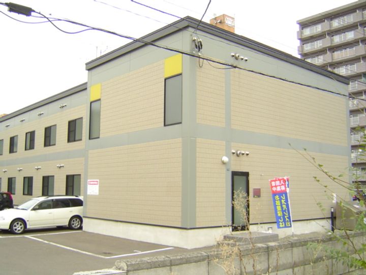 レオパレスフローラ202の外観