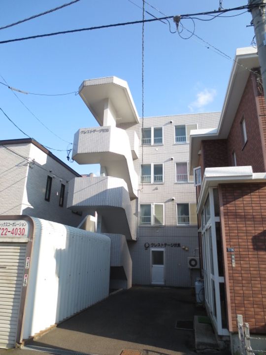 クレストテージ伏見の外観