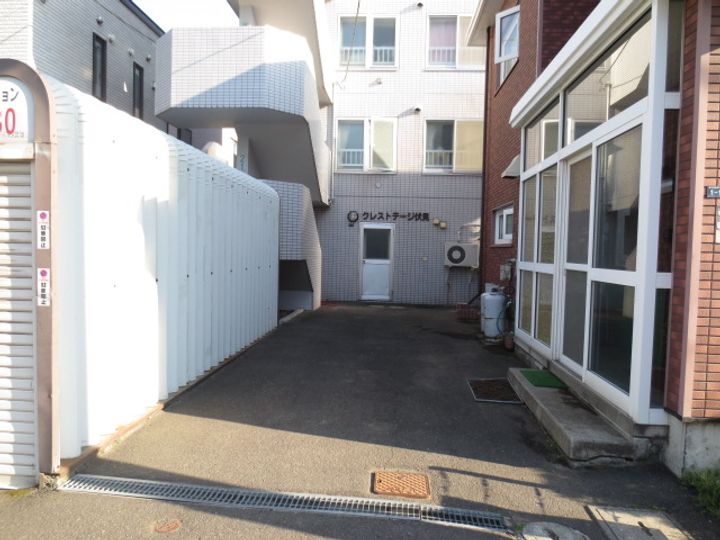 クレストテージ伏見の外観