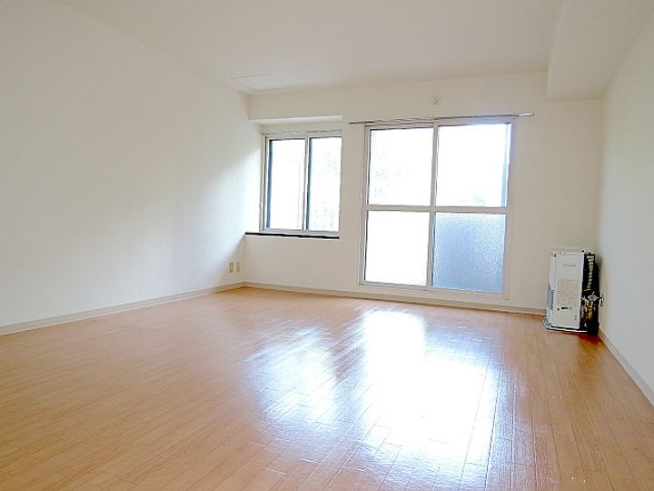 ノール植物園00201の居間