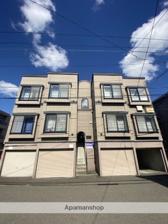 八番館101の外観