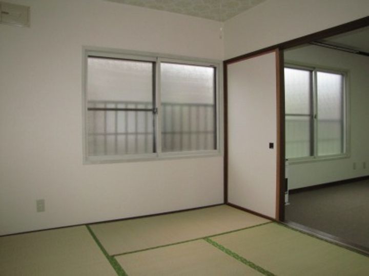 富丘マンションの玄関