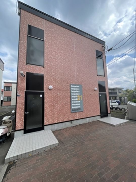 レオパレスW WESTの外観