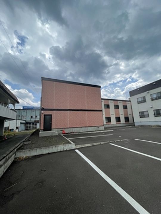 レオパレスW WESTの外観