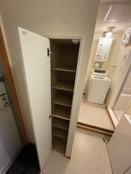 レオパレス西野Ⅱ204の玄関