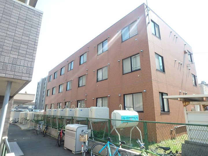 メゾンプルミエールKの外観