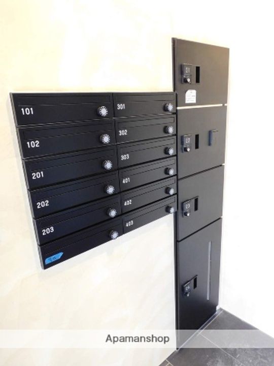 GIULIA TEINEのその他画像