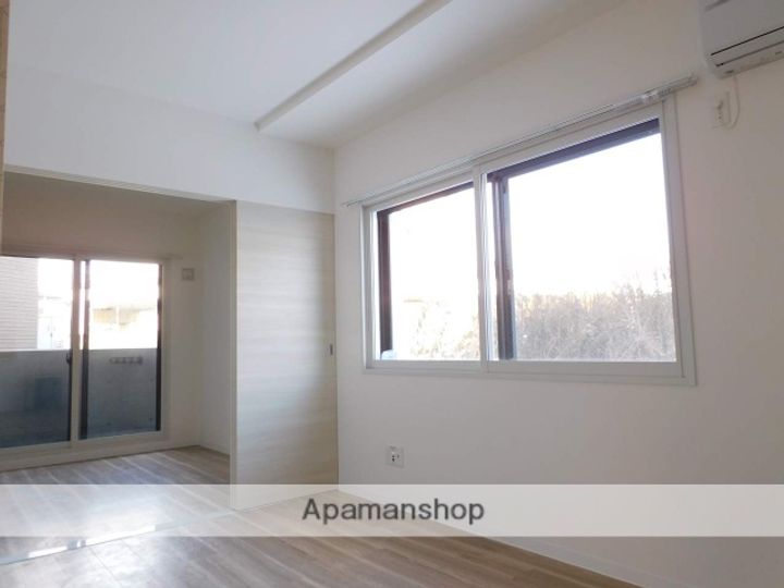 GIULIA TEINEの居間