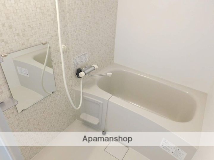 GIULIA TEINEの風呂