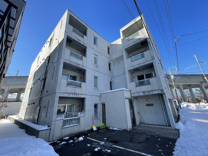 セントベル八軒の外観