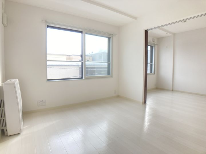 DAYS発寒南の居間