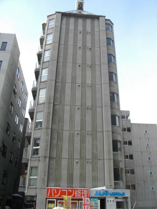 クレストコート北大前404の外観