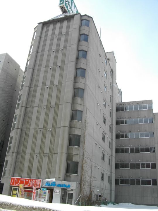 クレストコート北大前404の外観