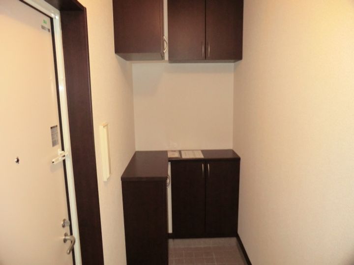 チェルト106の玄関