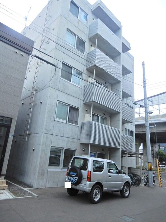 ルヌアージュ新道東502の外観