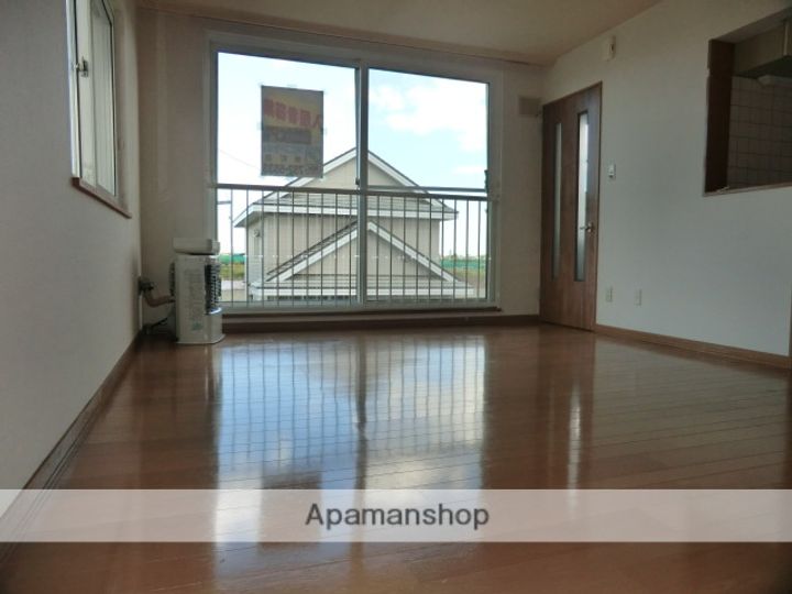 ルミエール東雁来の居間