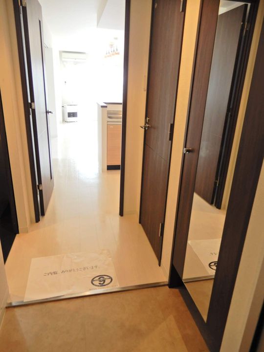 シャルルブラン0402の玄関