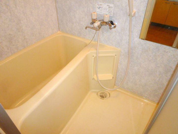 パラシェンプレ101の風呂