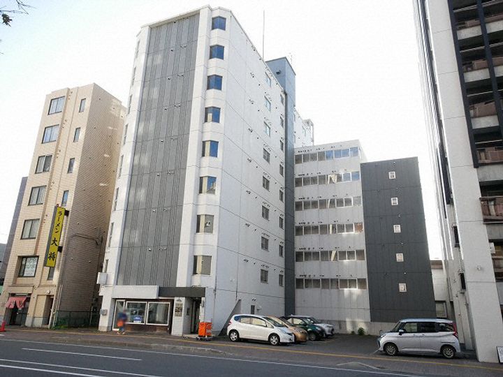 クレストコート北大前404の外観