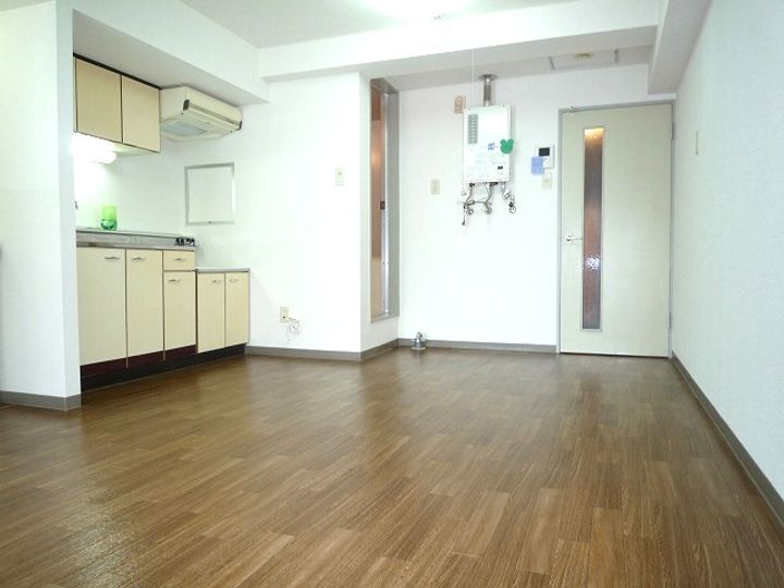 ルナハイツ北31条00103の居間