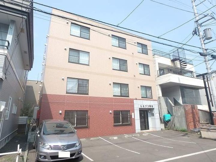ルミナス琴似の外観