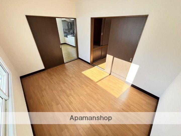 北海道札幌市手稲区曙六条3丁目の賃貸アパートの玄関